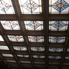 天井のステンドグラス