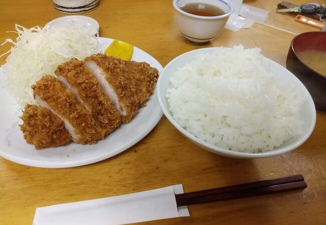 ガード下のうまいとんかつ屋　いちかつ