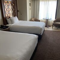 この部屋に３人で泊まった。