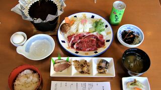 ツアーのランチで立ち寄りました。特別に食事会場で素晴らしい津軽三味線の演奏を聴くことが出来ました。