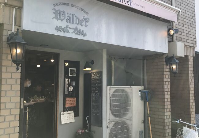 ヨーロッパの街角を想起する店内