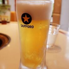 ビールはサッポロ