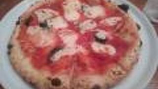 トラットリア ピッツェリア  ピレウス