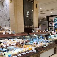 チーズ オン ザ テーブル 三越日本橋店