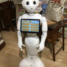 ２階にこのロボット君が居ました。