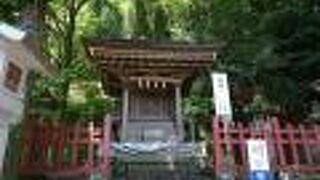 静岡浅間神社の境内にあります。