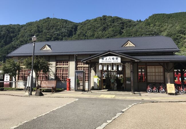 長良川鉄道郡上八幡駅：沿線最大の観光地