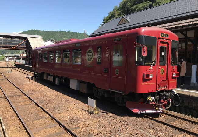 長良川鉄道観光列車「ながら」：3号川風号は通勤通学で運行