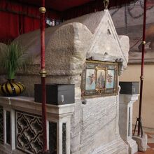 聖エウフェミアの棺