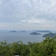 瀬戸内海の島々が見える