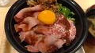 池袋店限定で特別価格の「スペシャルローストビーフ丼」