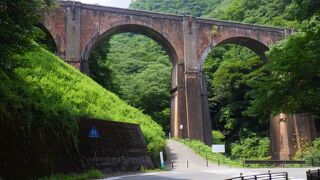 遊歩道を歩いた方が雰囲気が伝わる