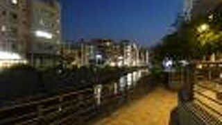 リバーウォークが楽しめます