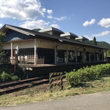 駅舎が温泉施設