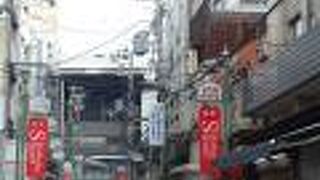 人通りはそれほど多くなく