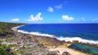 干潮の時にだけ現れる天然プール