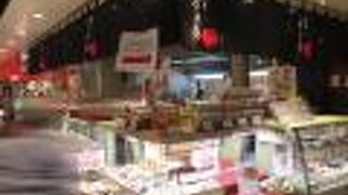 巻物や稲荷寿司などが売られていました。