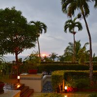 海に沈む夕陽を見ることができます。