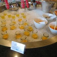 マンゴープリン、たんかんゼリー、フルーツも充実。