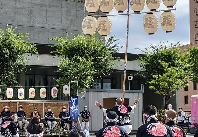 竿灯の妙技会が開かれていた