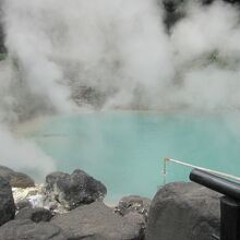 これがコバルトブルーの海地獄