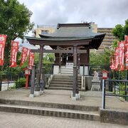 小さいながらも地域の守り神として歴史はありそう