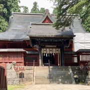 鳥居からの参道がまっすぐと岩木山に向かう道