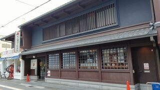 京都を代表する老舗喫茶店の本店は三条通を入ったところあった