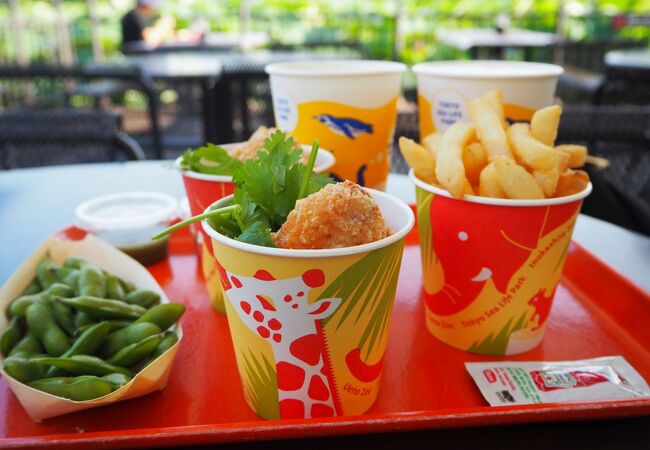 不忍池を眺めながらビアガーデン風に楽しめました