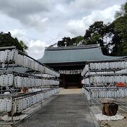 坂本龍馬や中岡慎太郎、桂小五郎の墓地が境内にあります