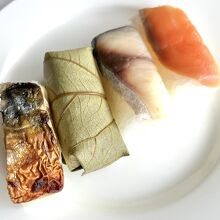 柿の葉ずしと焼鯖ずし