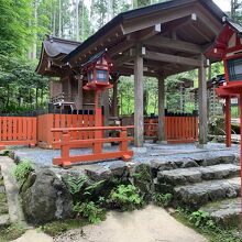 結社。縁結びの神様。和泉式部も訪れたといわれます。