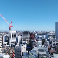 画像だとうっすら北関東の山並み