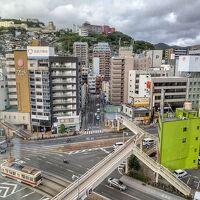 窓からは市電を見下ろせます。