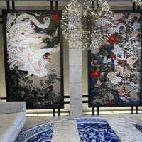 エントランスには若冲のモザイクタイル