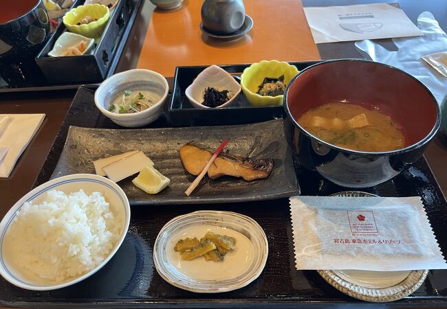 和風の朝食を食べることができます。