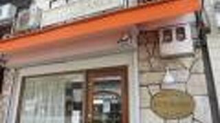 街の小さなパン屋さん