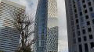 新宿にある高層ビル