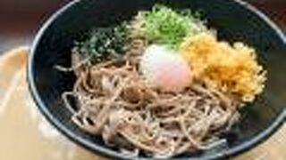 東京ビッグサイト内のレストランとしては安い方