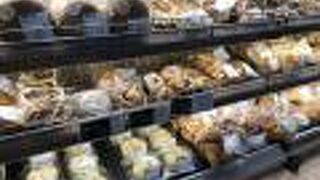 焼きたてベーカリー 東急ストア 綱島駅前店