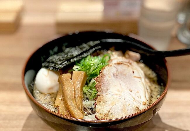 「札幌飛燕」元祖札幌ラーメンとは違い、濃度があり少し飽きる気がしました。