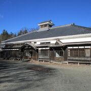 広い敷地の野外博物館