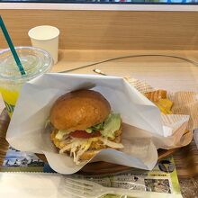 オリーブチキンバーガーセット