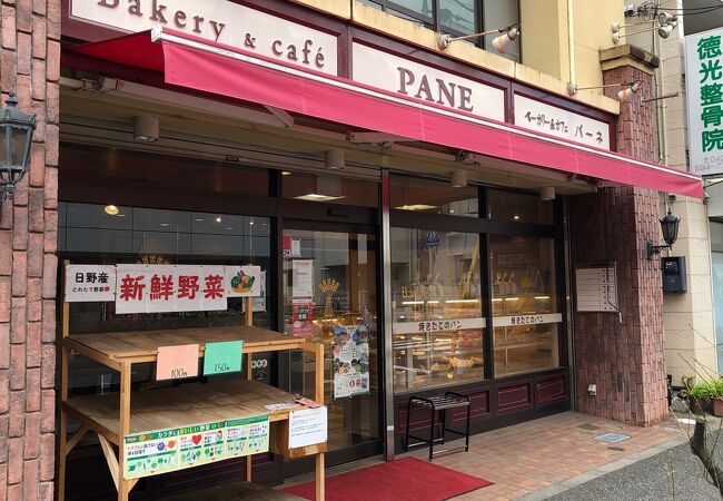 百草園駅前のベーカリー・カフェ！