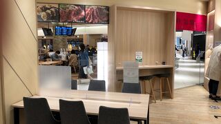 ANA側のフードコート！