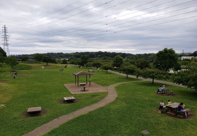 引地川沿いの公園です