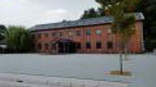 舞鶴赤煉瓦パークの煉瓦に関する博物館は旧海軍の魚雷倉庫をリノベーションしたもの