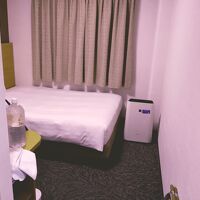 部屋は十分な広さ。