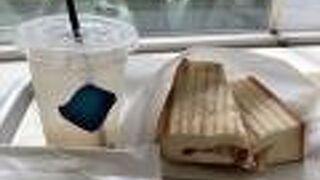 二階のサンドウィッチ