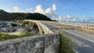 阿嘉島と慶留間島を結ぶ橋、